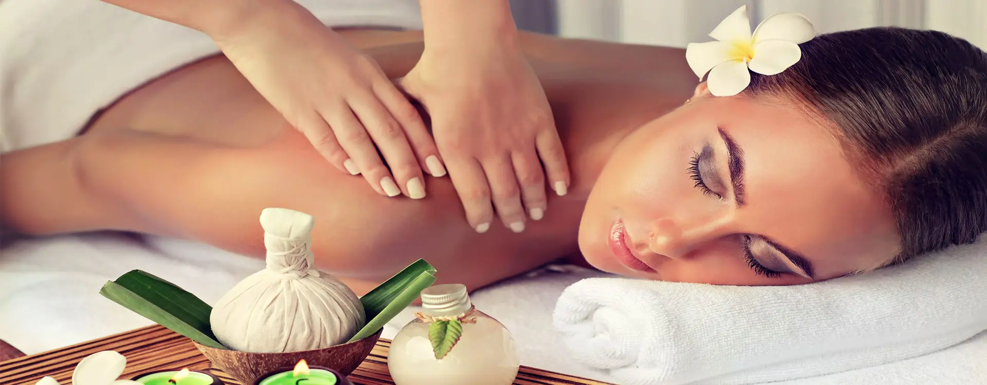 Düğün, davet ya da özel günler için profesyonel makyaj uygulamaları. Kusursuz bir görünüm için hemen randevunuzu alın.